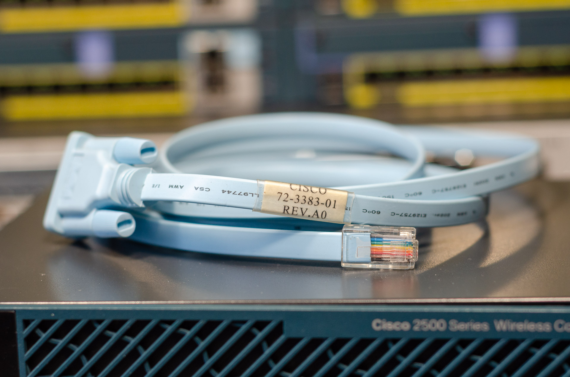 Cisco 72-3383-01 rollover console cable Official Cisco rollover console cable DB9 to RJ45