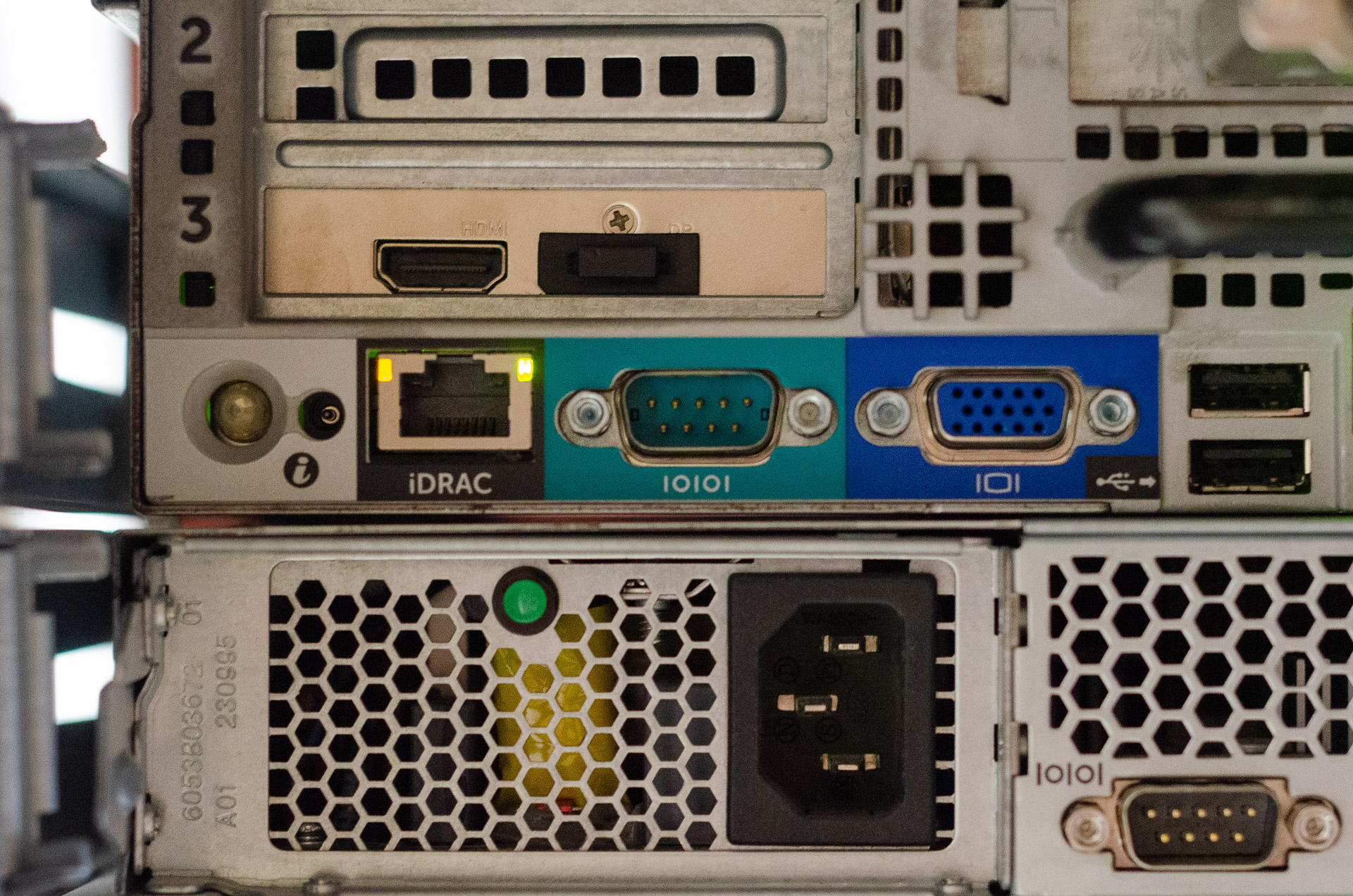 Using the dedicated serial port on a Dell R720 Serial COM port on the back of a Dell R720 server